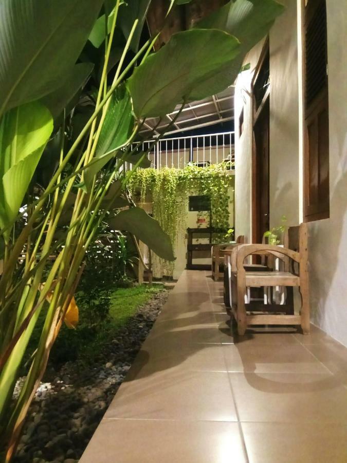 Doeloerkoe Homestay Surakarta  Exterior photo